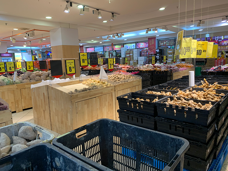 マレーシアランカウイ島の免税店Billion Duty Free Supermarket